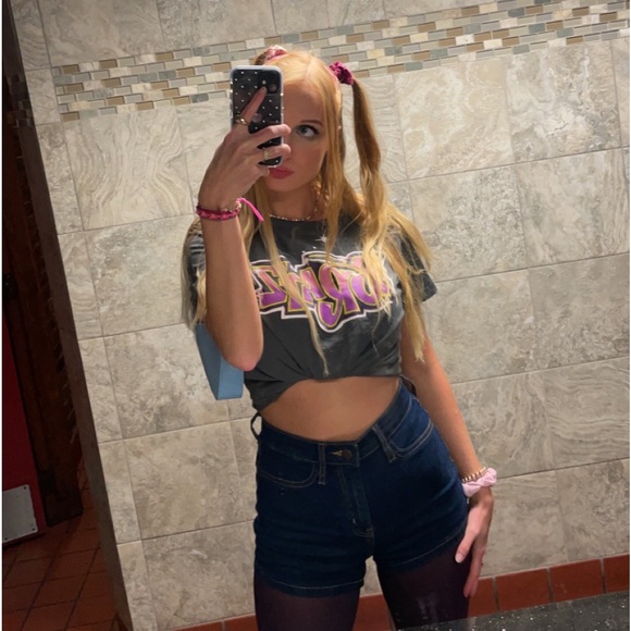 Meet your Posher, Maura - Picture 4 of 4